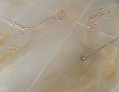察隅瓷砖空鼓维修公司分享粘合剂选择不当在瓷砖铺贴过程中可能导致以下问题