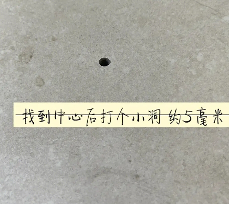 察隅瓷砖空鼓维修公司专业解答在瓷砖铺贴过程中，如果砂料搅拌不均匀，将会带来以下问题